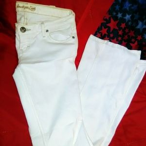 American Eagle White distressed jeans 4 stretch